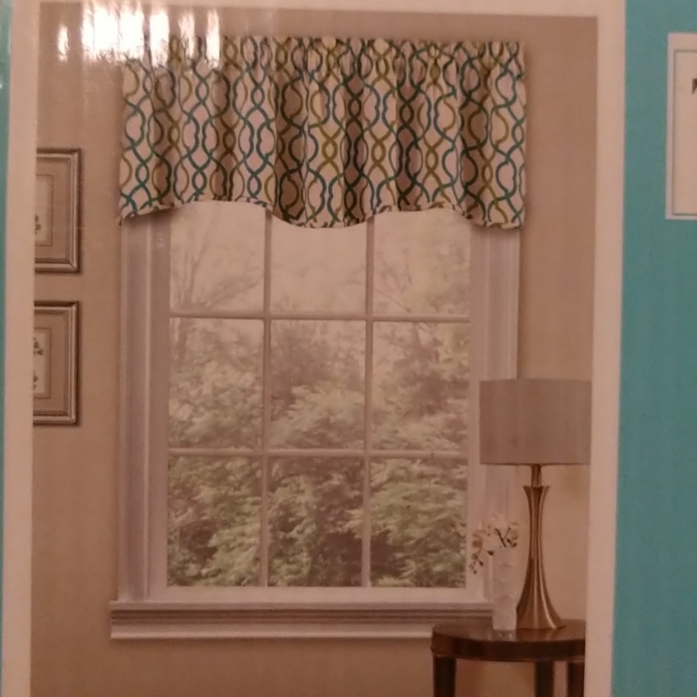 Valance - Picture 2 of 2